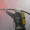 В Ривне триста спасателей тушат пожар на складе