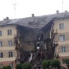 В России рухнул многоэтажный жилой дом, есть жертвы (фото, видео)