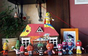 Надежда Савченко создала кукольный театр