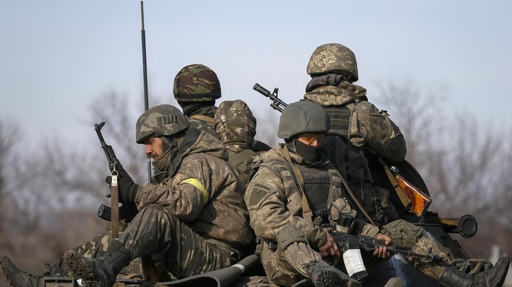 Украинских военных обстреляли из минометов 