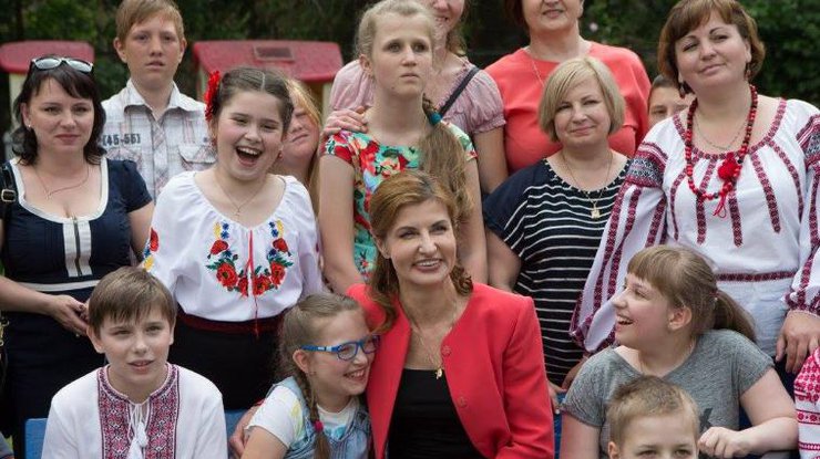 Супруга Порошенко поздравила детей-инвалидов / Фото: Facebook