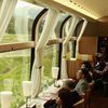 В Японии пассажиры ездят в стеклянном поезде (фото)