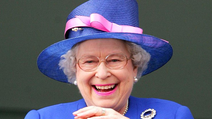 Поздравить королеву Великобритании можно было за 150 фунтов 
