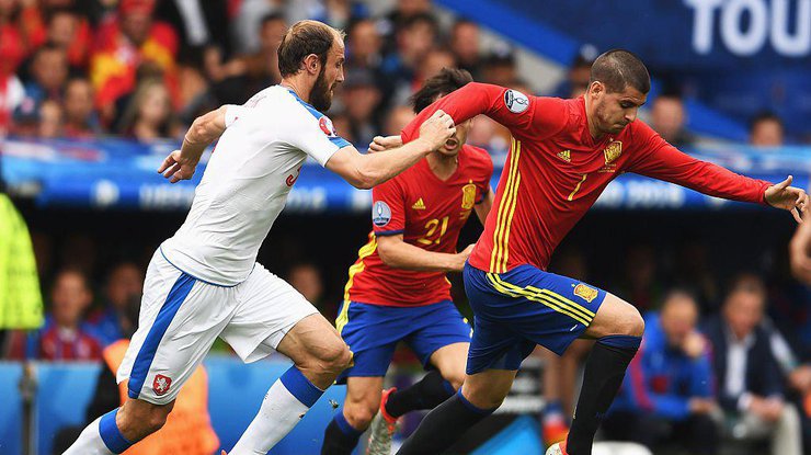 Сборная Испании обыграла сборную Чехии со счетом 1:0