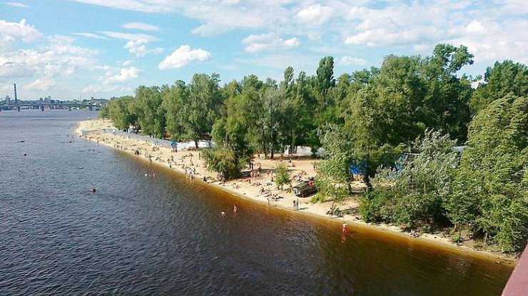 На Трухановом острове в Киеве нашли женщину с разбитой головой