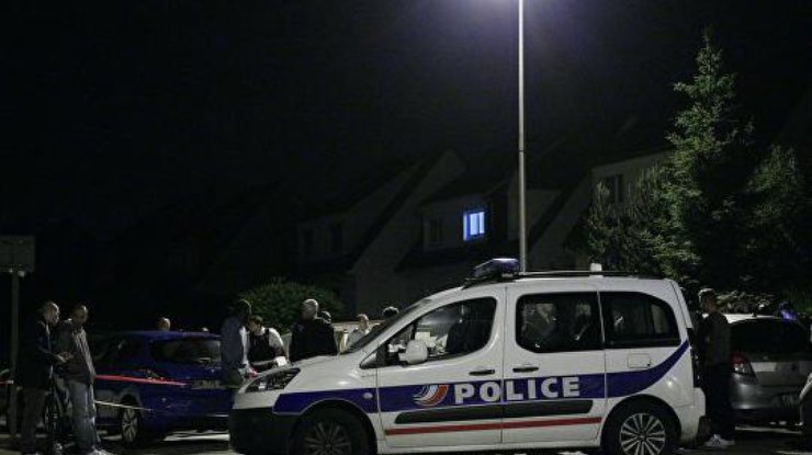 Полиция ликвидировала захватившего заложников под Парижем