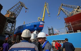 В России спустили на воду самый мощный в мире ледокол