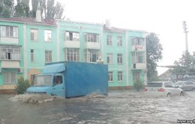 Затопленные улицы в Керчи 