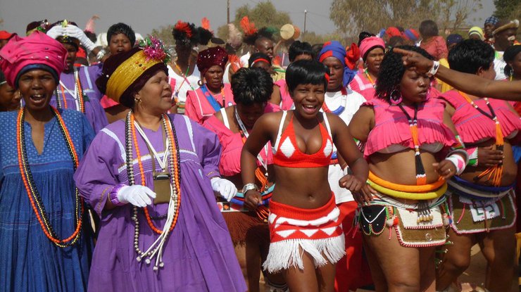 Власти ЮАР выступили против стипендий для девственниц 