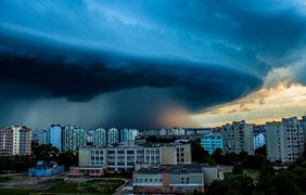 Первый вечер лета Ивано-Франковск встретил мощной грозой