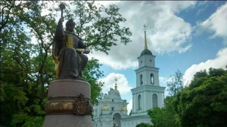 В Полтаве изувечили памятник Ивану Мазепе 