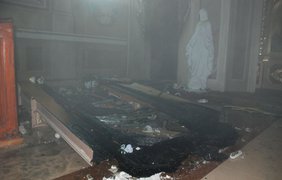 Во Львовской области молния сожгла дом и церковь