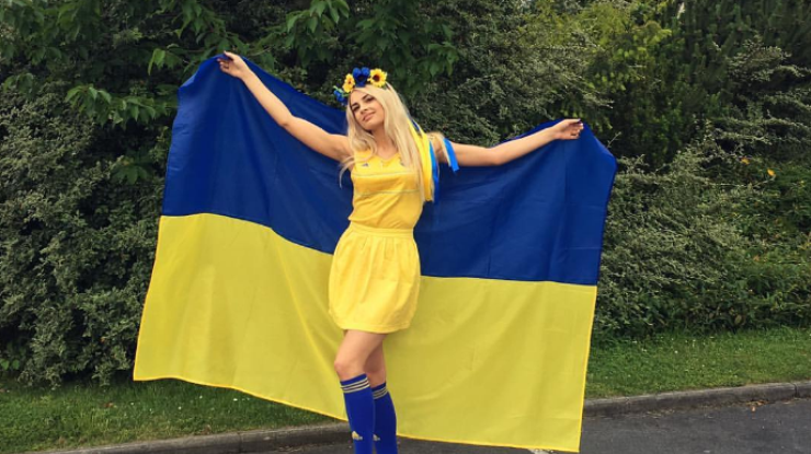 Украинка поразила красотой фанатов Евро-2016 / Фото: из Instagram