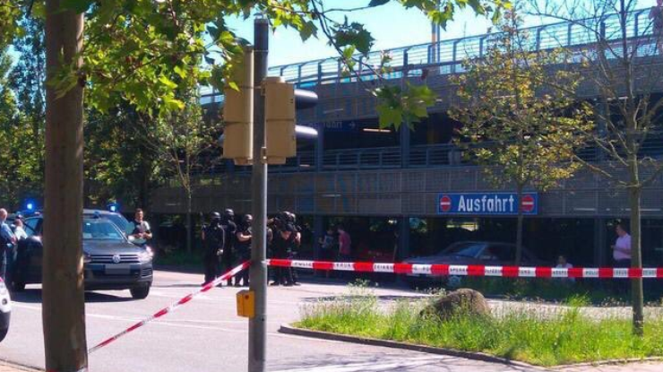 В Германии террорист погиб после атаки на кинотеатр 