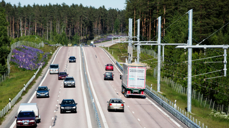 В Швеции открыли осовремененную дорогу для грузовых перевозок / Фото: из Twitter