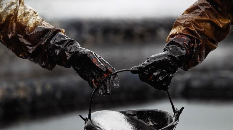 Цена на нефть резко упала 