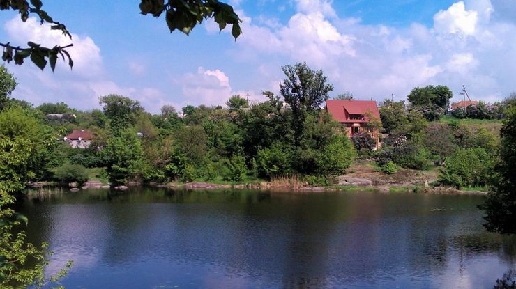 В Украине можно устроить экскурсию по музеям, старинным замкам или посмотреть удивительную природу страны