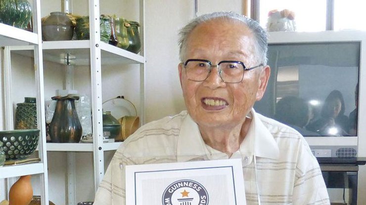 96-летний японец стал самым пожилым выпускником в мире