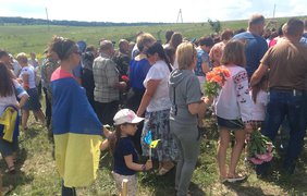 Под селом Пришиб открыли мемориал памяти погибшим членам экипажа / Facebook