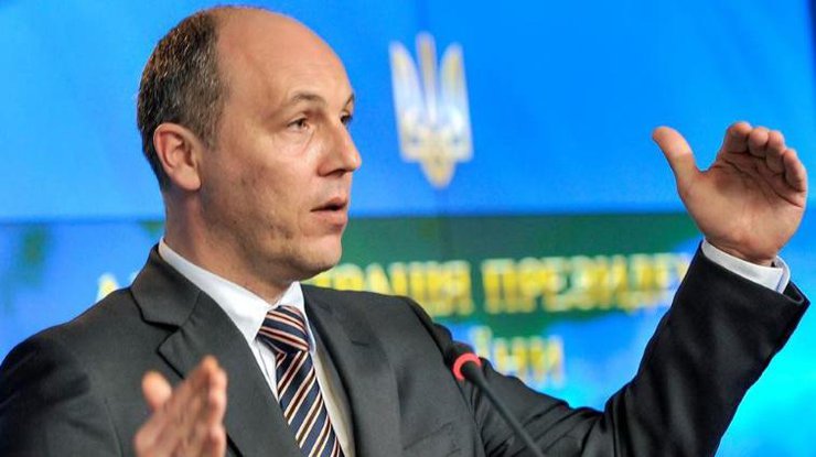 Парубий назвал причины недоверия украинцев к Яценюку 
