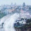 Волнующие кадры: берега Австралии накрыли многометровые волны (фото, видео) 
