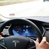 В США началось расследование о гибели водителя Tesla при работающем автопилоте