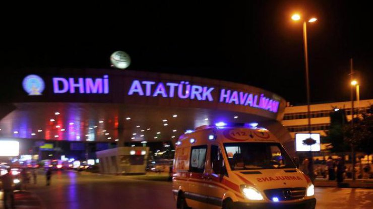 В Стамбуле установили личности двух террористов-смертников