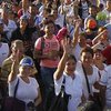 Тысячи людей пересекли границу Венесуэлы в поисках еды