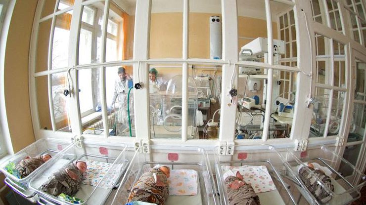 Власти Киева взялись за реконструкцию родильных домов