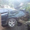 Смертельная авария на Закарпатье: автомобиль повис на заборе