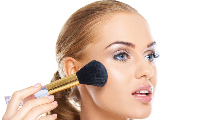 Летний макияж: как придать лицу оттенок загара