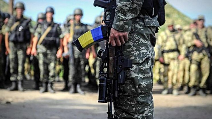 На Донбассе боевики активно обстреливают военных 