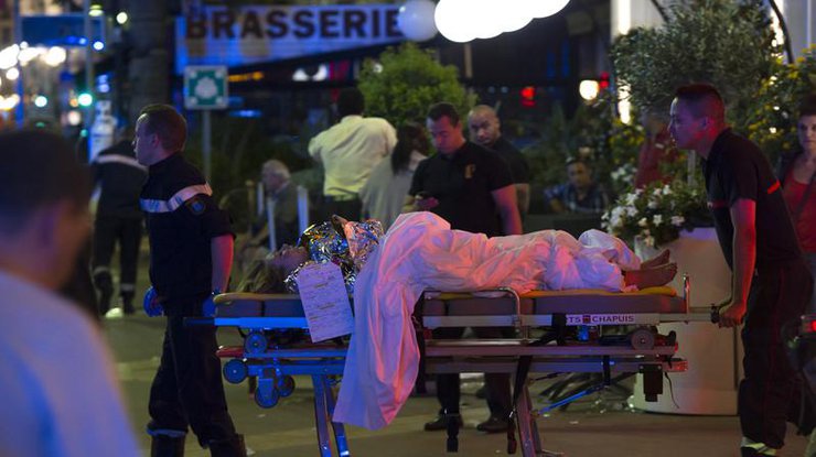 Теракт во Франции: количество погибших выросло до 84 