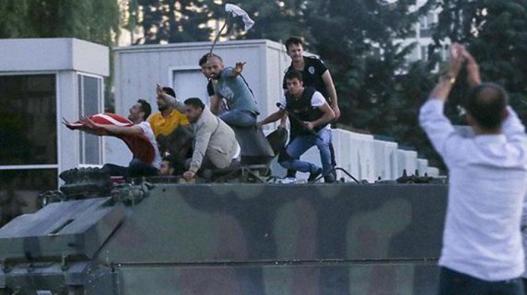СМИ назвали вероятного лидера, который организовал переворот в Турции