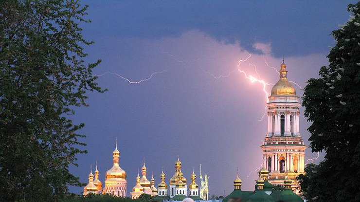 Гроза в Киеве и сильные ливни пройдут 18 июля 