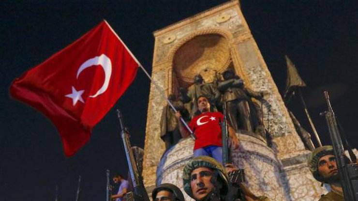 В Турции пригрозили пересмотром отношений с США