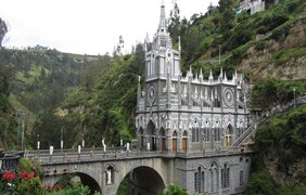 Церковь Лас-Лахас - базилика, выполненная в неоготическом стиле (Колумбия)