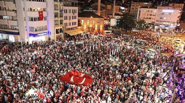 В Турции отстраняют от работы профессоров и преподавателей 
