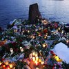 В Норвегии жители скорбят по погибшим во время теракта на острове Утойя (фото)
