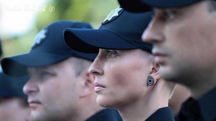 В Киеве умерла одна из самых красивых патрульных Фото: Facebook