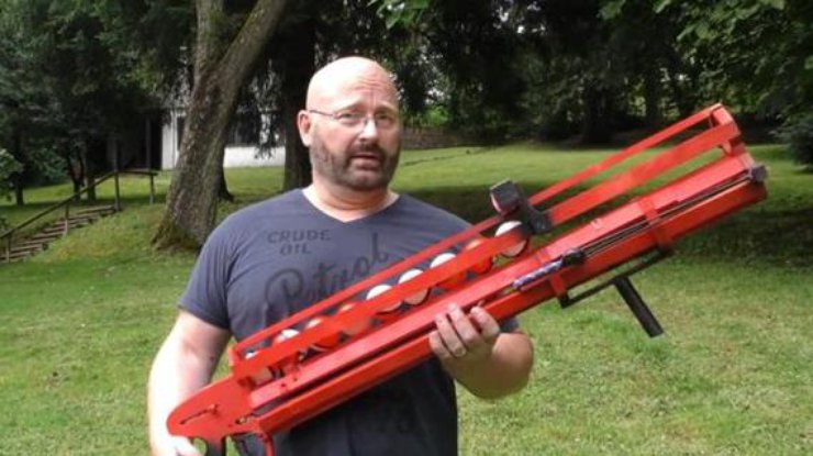 Йорг Спрейв сконструировал пушку для ловли покемонов