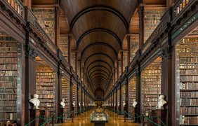 4-е место: Длинный зал Старой библиотеки в Тринити-колледж в Дублине
