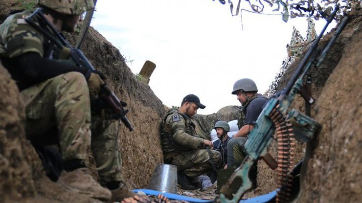 Под Донецком продолжаются ожесточенные бои
