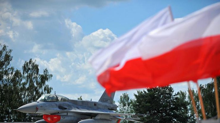 Польские истребители перехватили российский самолет