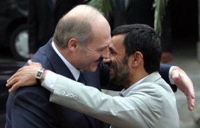 Лукашенко и поцелуи