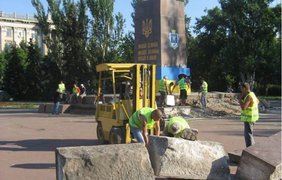 В Николаеве снесли памятник Ленину Фото: blin.mk.ua