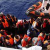 Мигранты пытались пересечь Средиземное море на надувных лодках