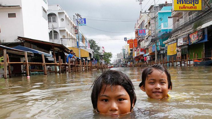 в Китае из-за наводнений погибли и пропали без вести 112 человек