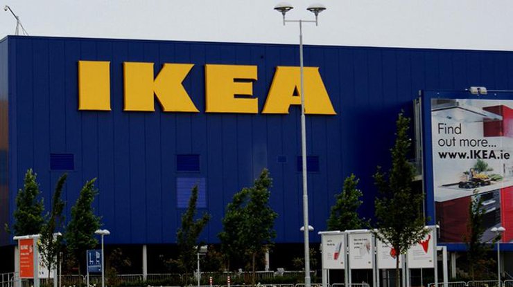 IKEA втянули в скандал из-за женских ягодиц 