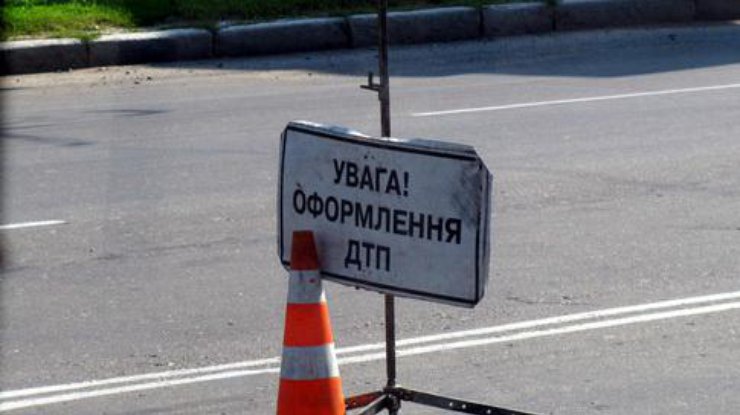 В Тернополе водитель маршрутки сбил мать с ребенком